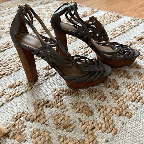 Talbots Heels - Picture 3 of 5